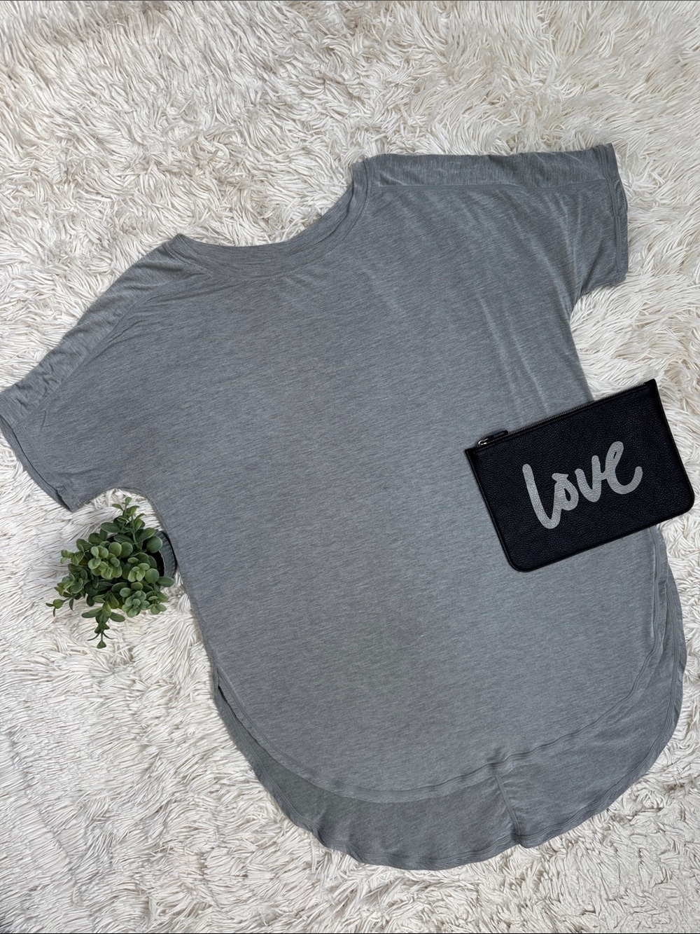 Mono B Crew Neck T-Shirt 💗 Gray